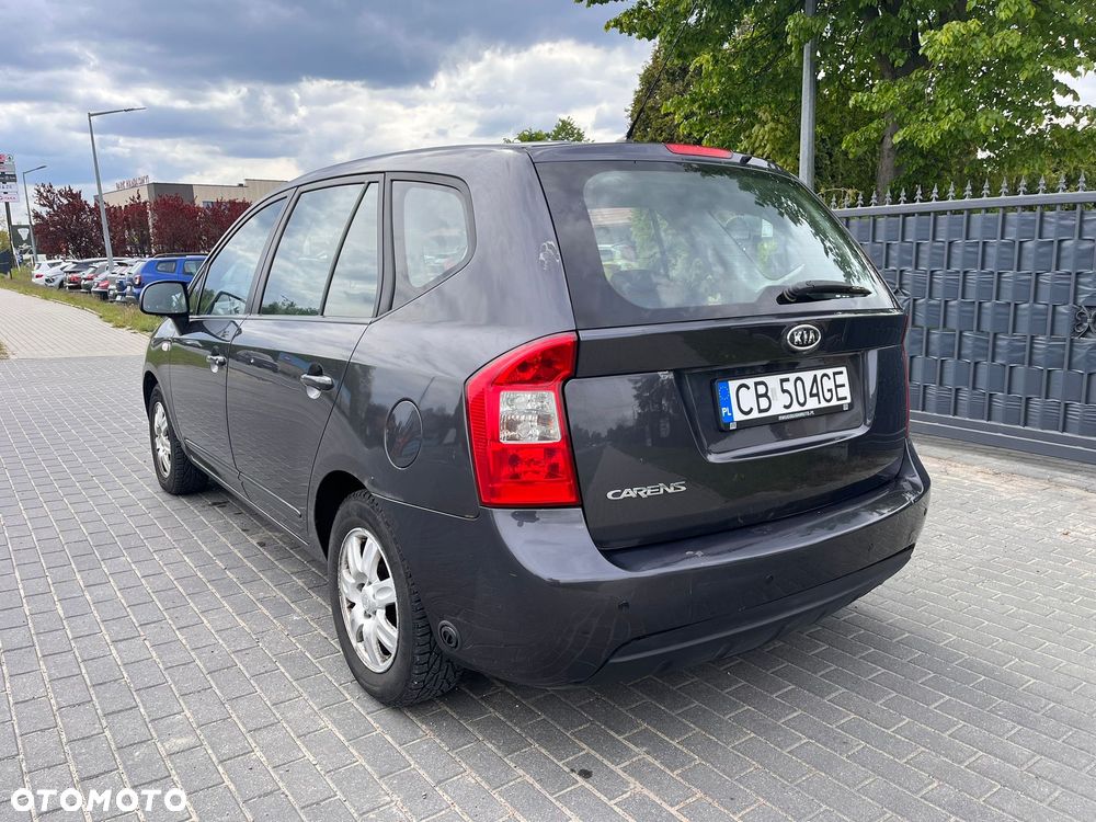 Kia Carens 2.0 CVVT LX - 10