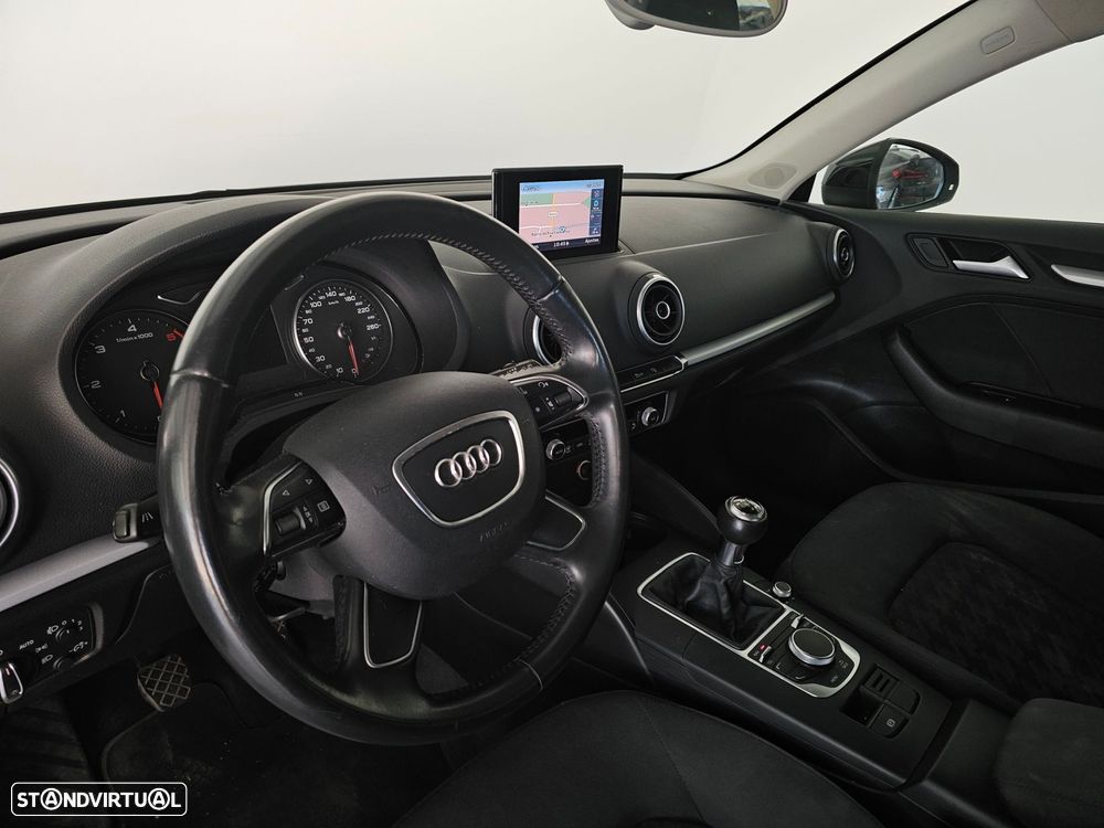 Audi A3 Sportback 1.6 TDI Attraction Ultra - 8