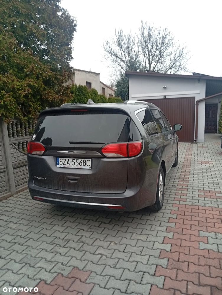Chrysler Pacifica - 9