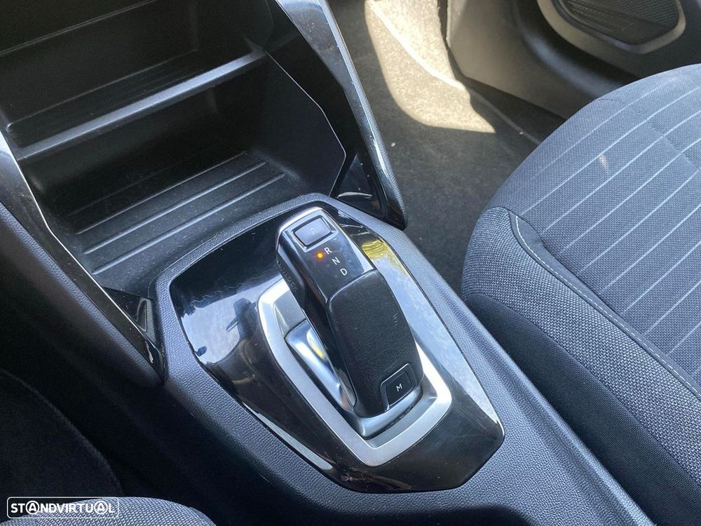 Peugeot 208 - 15