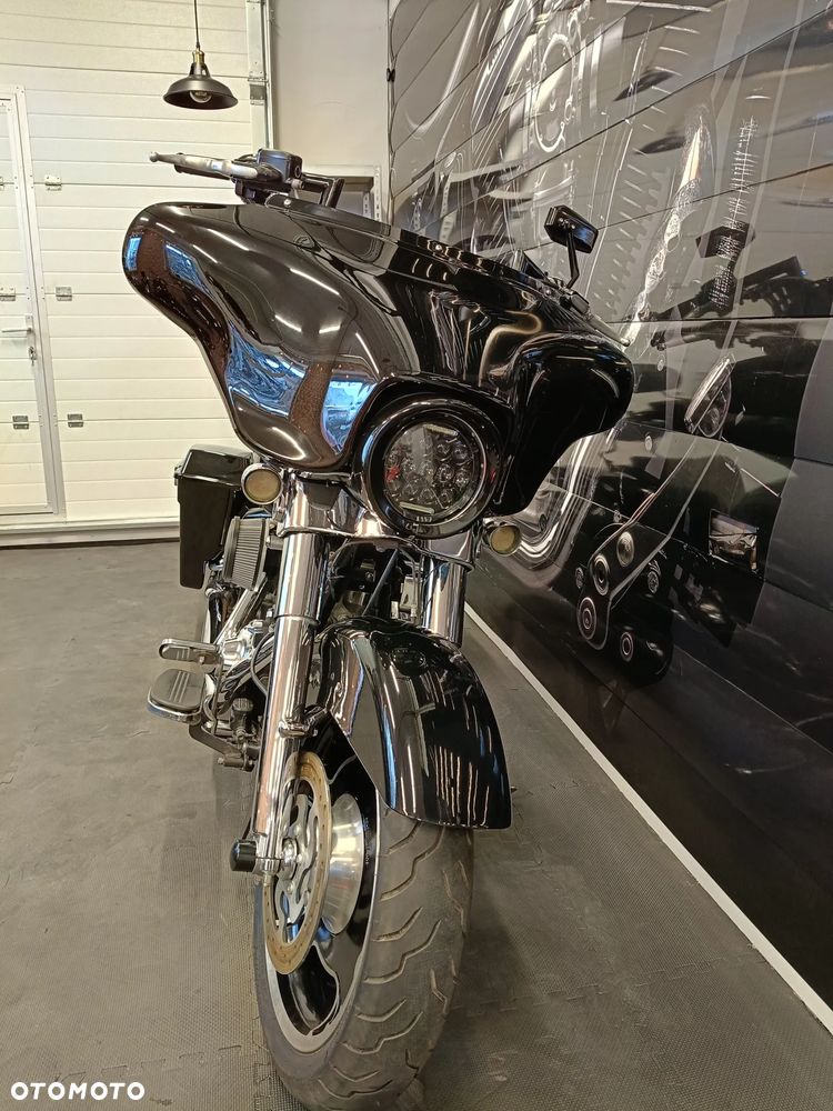 Harley-Davidson Touring Street Glide - 31