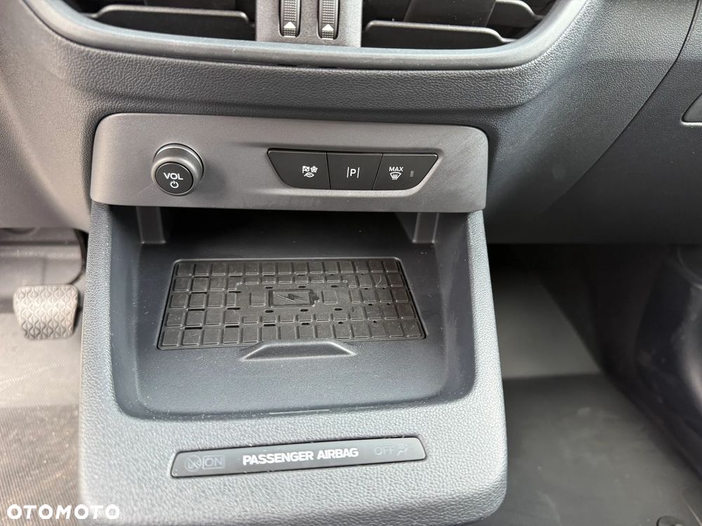 Ford E-Transit Courier Van - 19