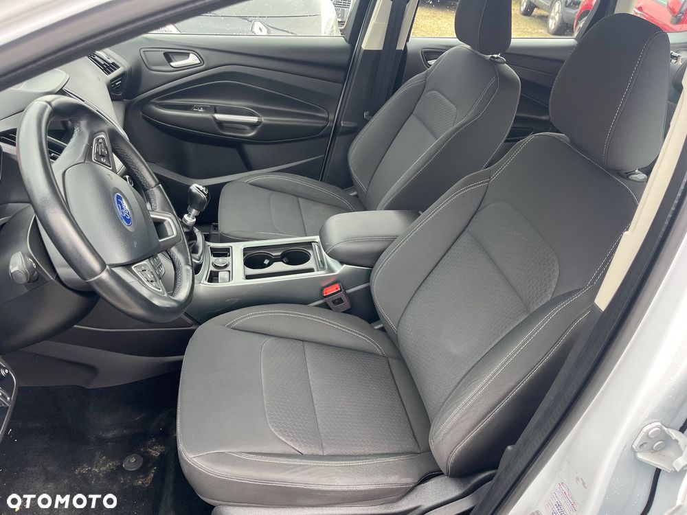 Ford Kuga 1.5 EcoBoost 2x4 Business Edition - 16