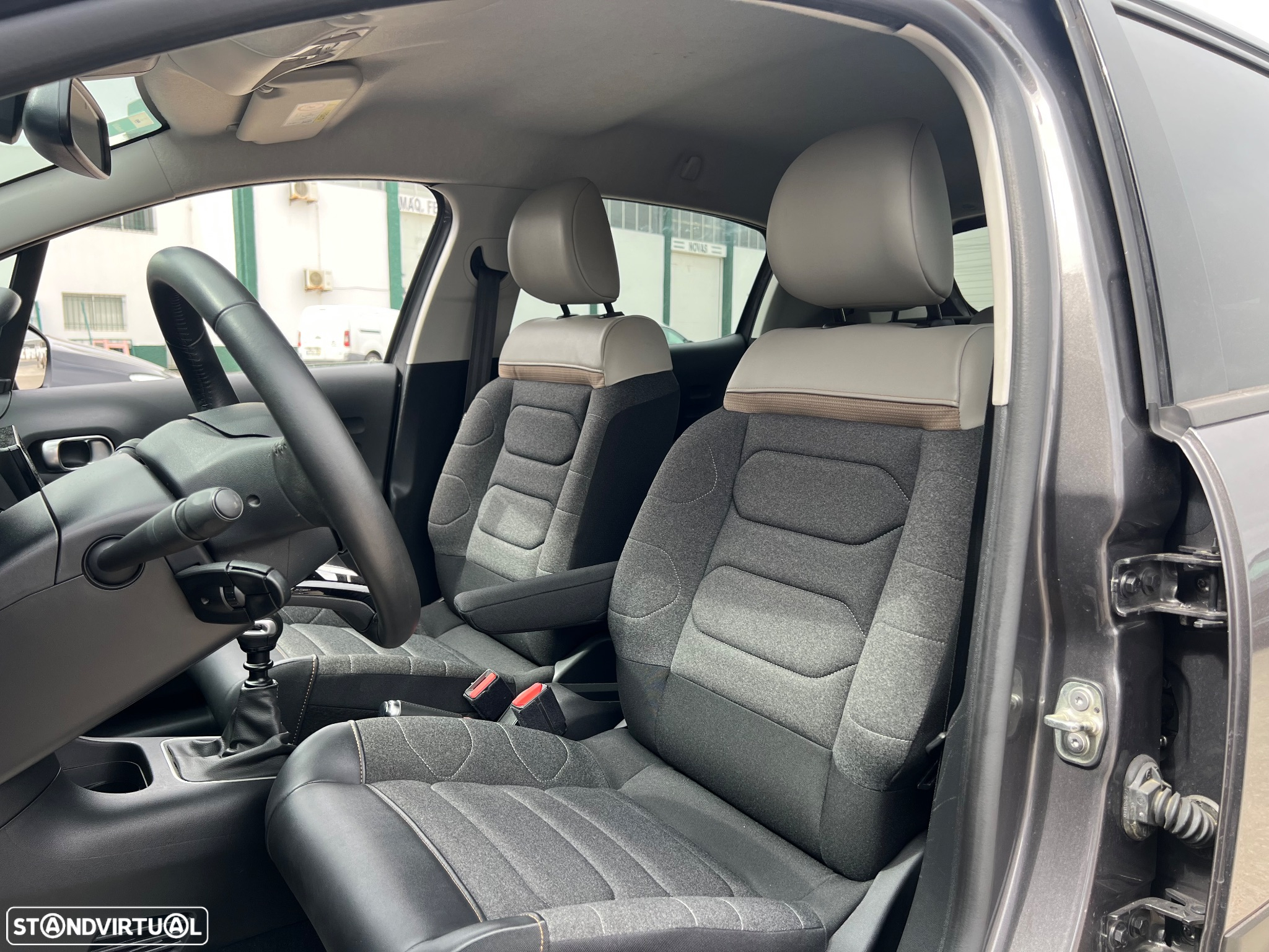 Citroën C3 1.2 PureTech Shine - 17