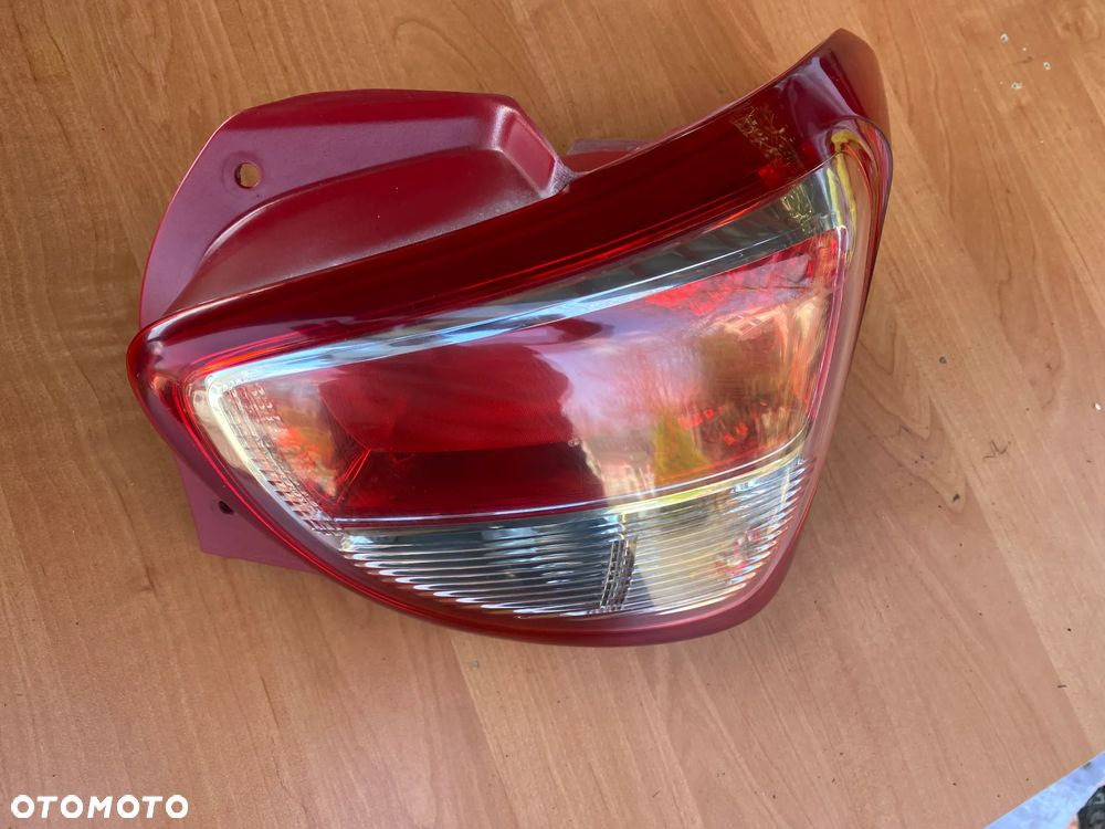 LAMPA TYŁ TYLNA PRAWA LUB LEWA HYUNDAI I10 II - 15