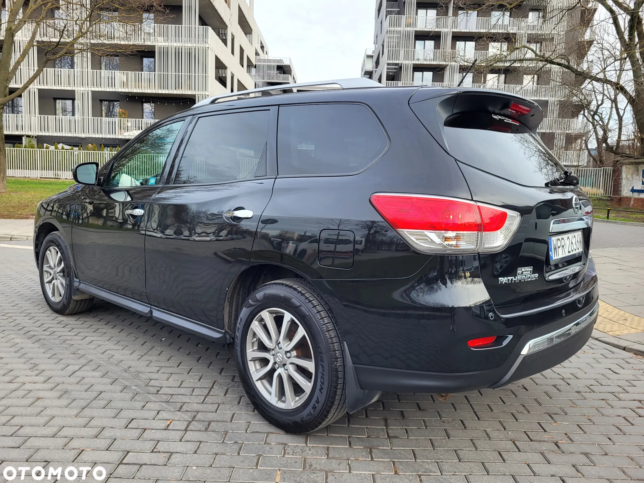 Nissan Pathfinder - 28