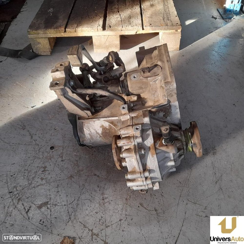 CAIXA VELOCIDADES VOLKSWAGEN GOLF IV 1999 -EBF - 2