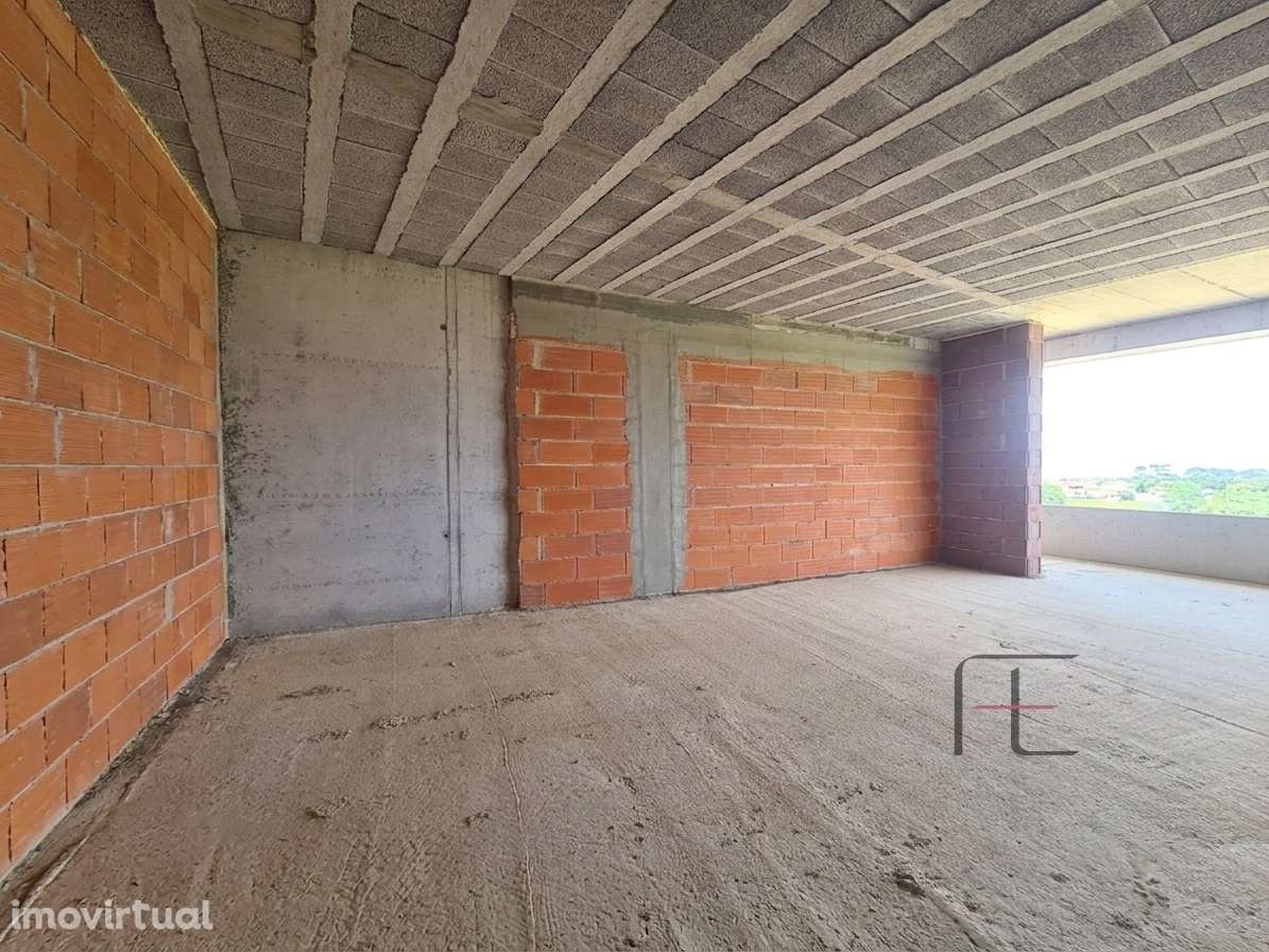 Apartamento T2,  Varanda, Vista Panorâmica em Condomínio Privado - Grande imagem: 3/7