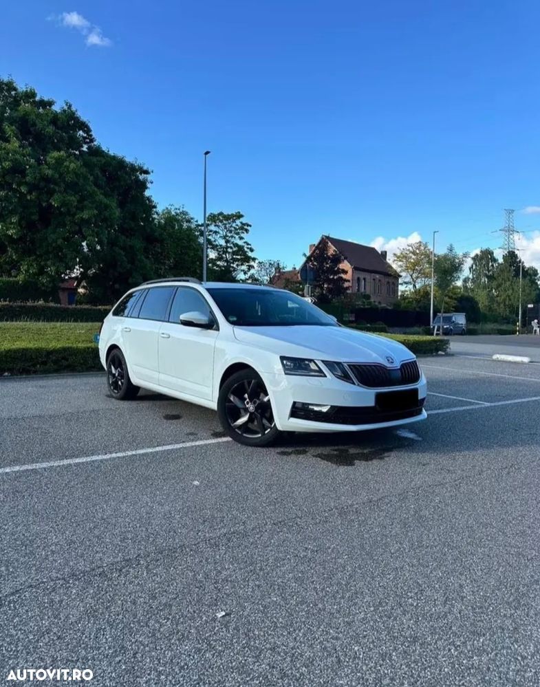 Skoda Octavia 1.6 TDI DSG Style - 1