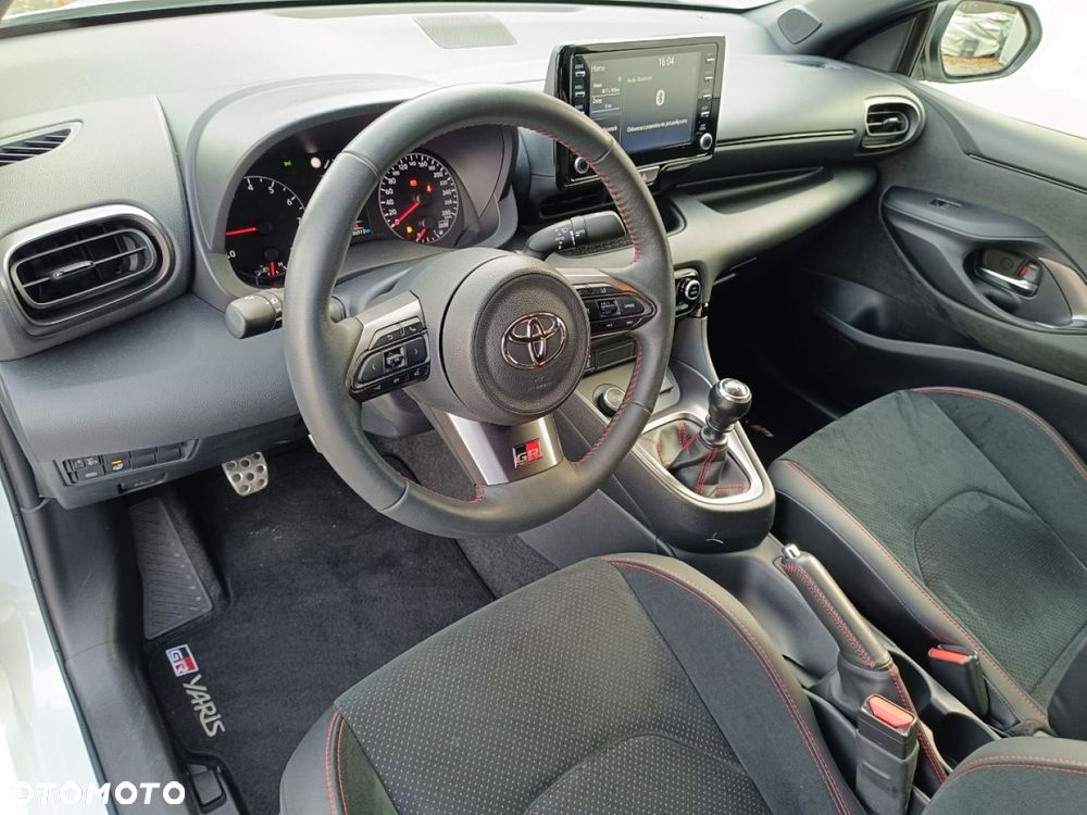 Toyota GR Yaris 1.6 Dynamic - 28
