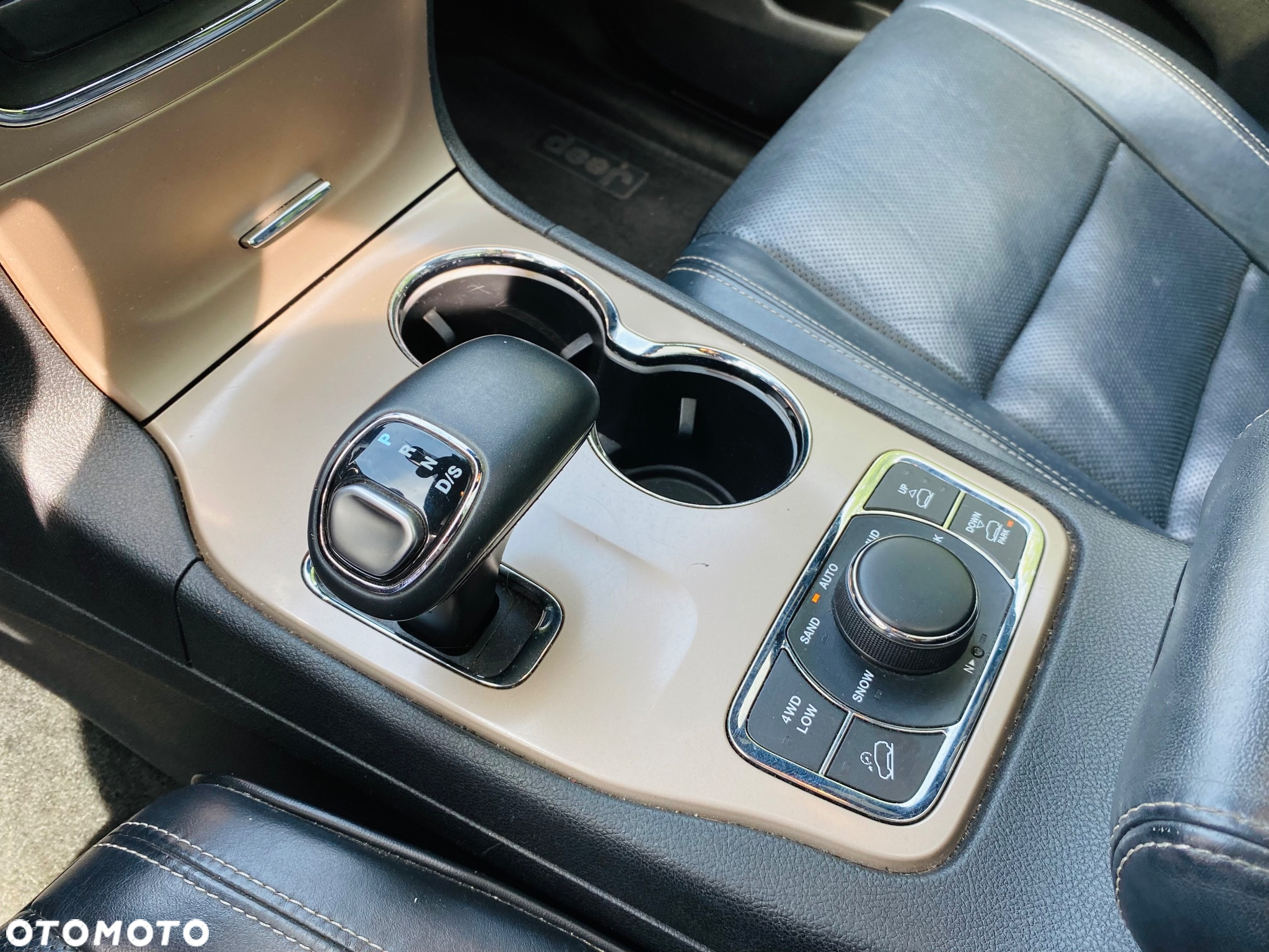 Jeep Grand Cherokee 3.6 V6 Overland - 24