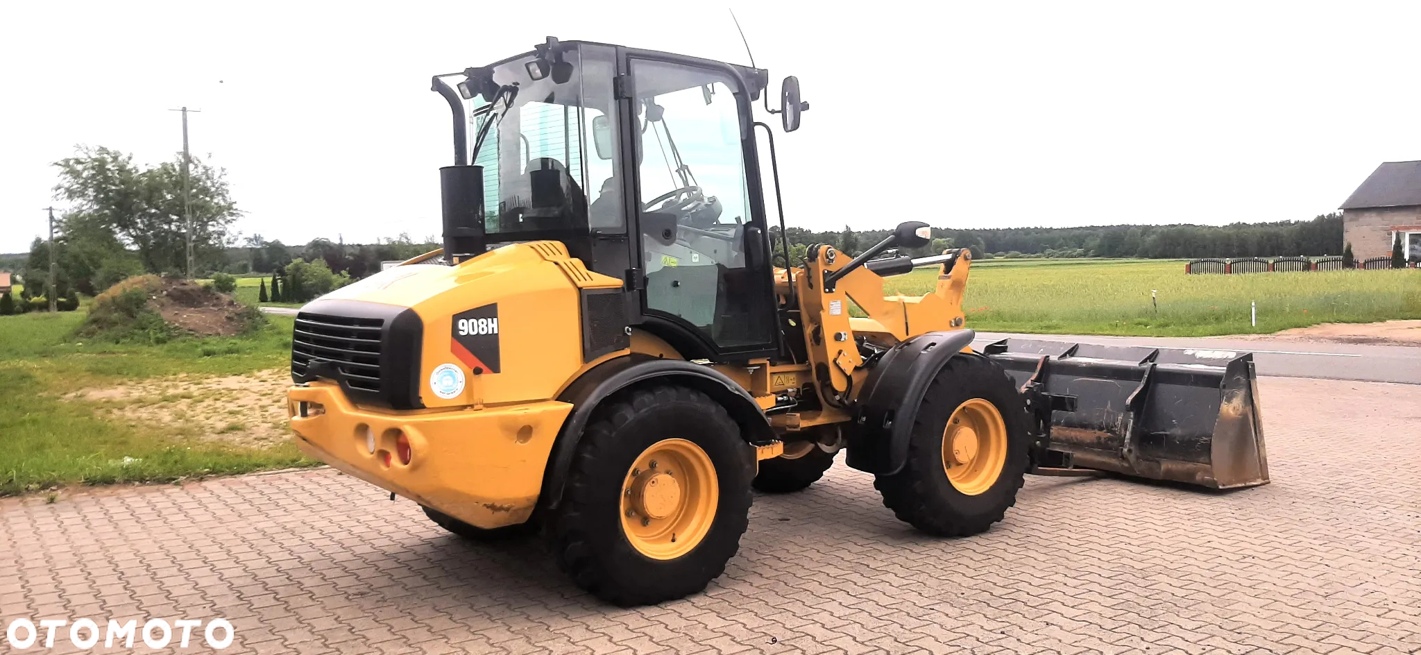 Caterpillar 908H - 2