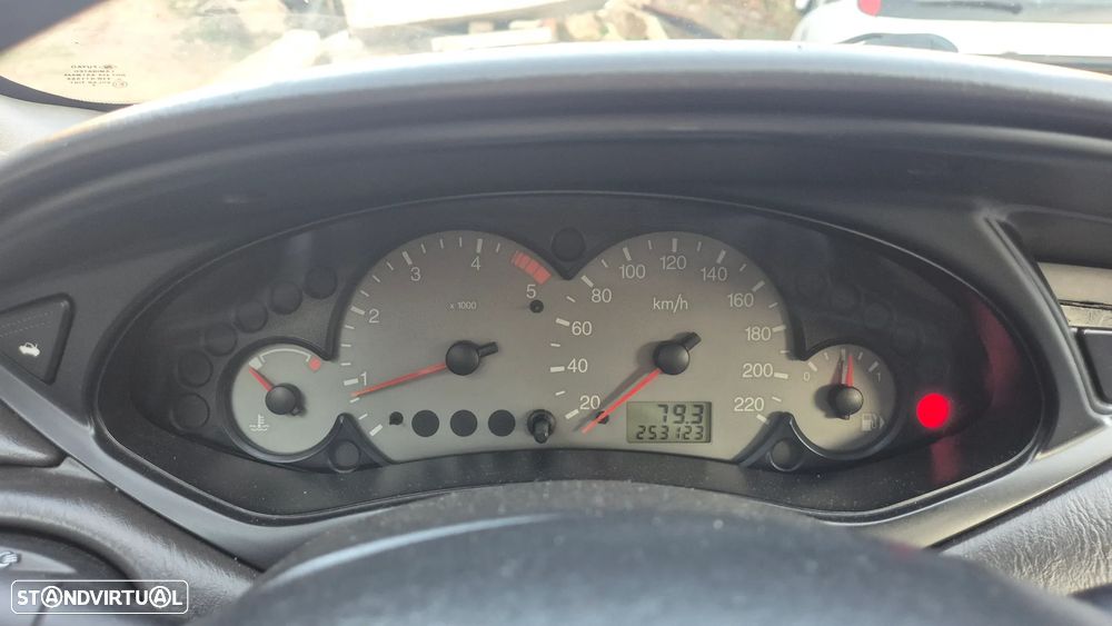 Ford Focus 1.8 TDCi Trend - 8