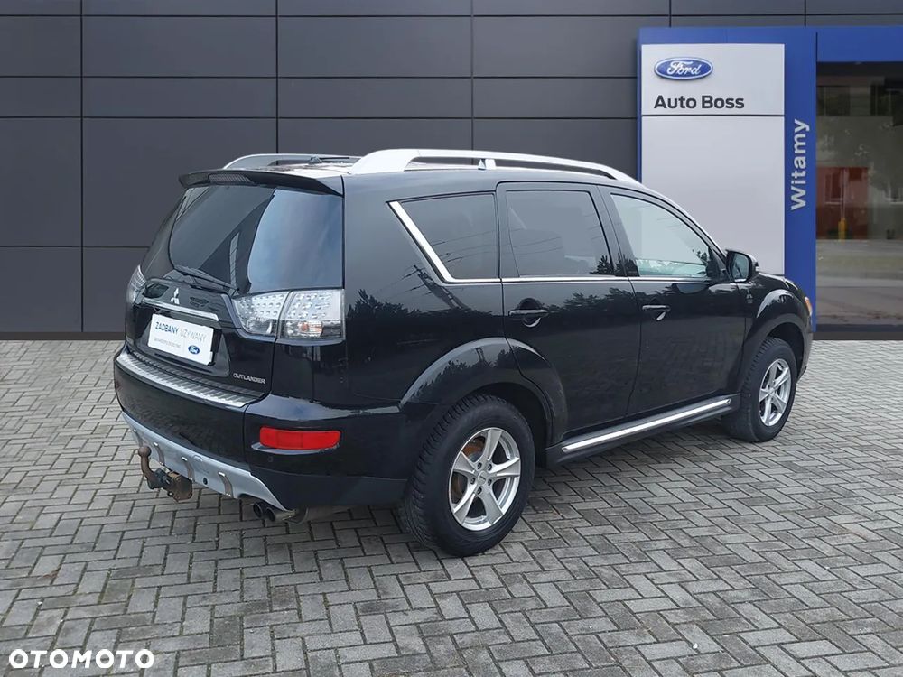 Mitsubishi Outlander 2.0 DID Instyle NAVI - 5