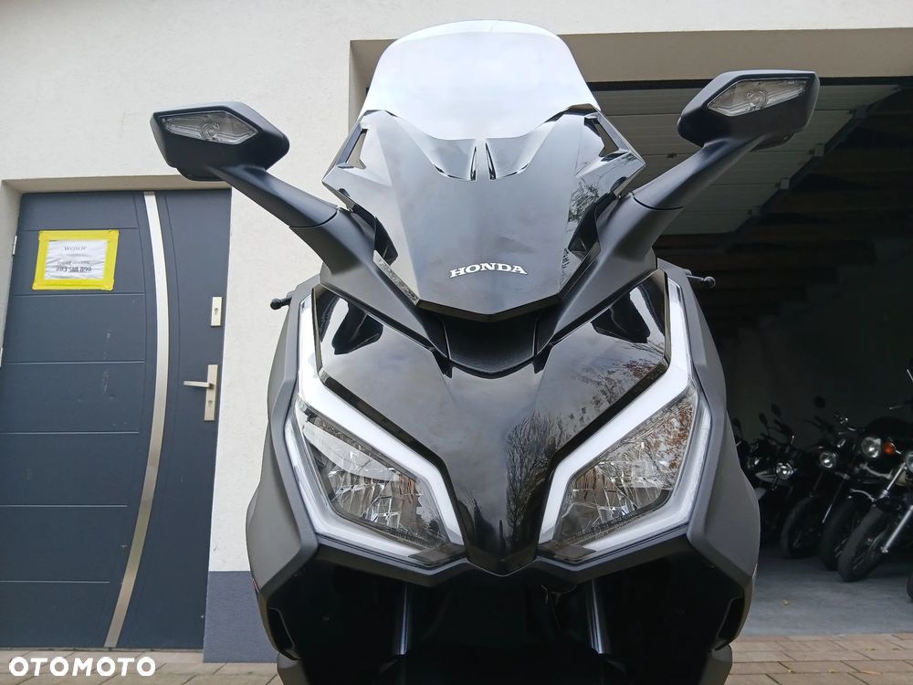 Honda NSS - 17