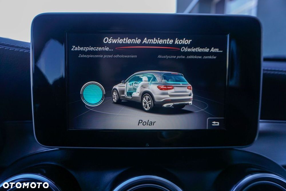 Mercedes-Benz GLC 250 4Matic 9G-TRONIC AMG Line - 24