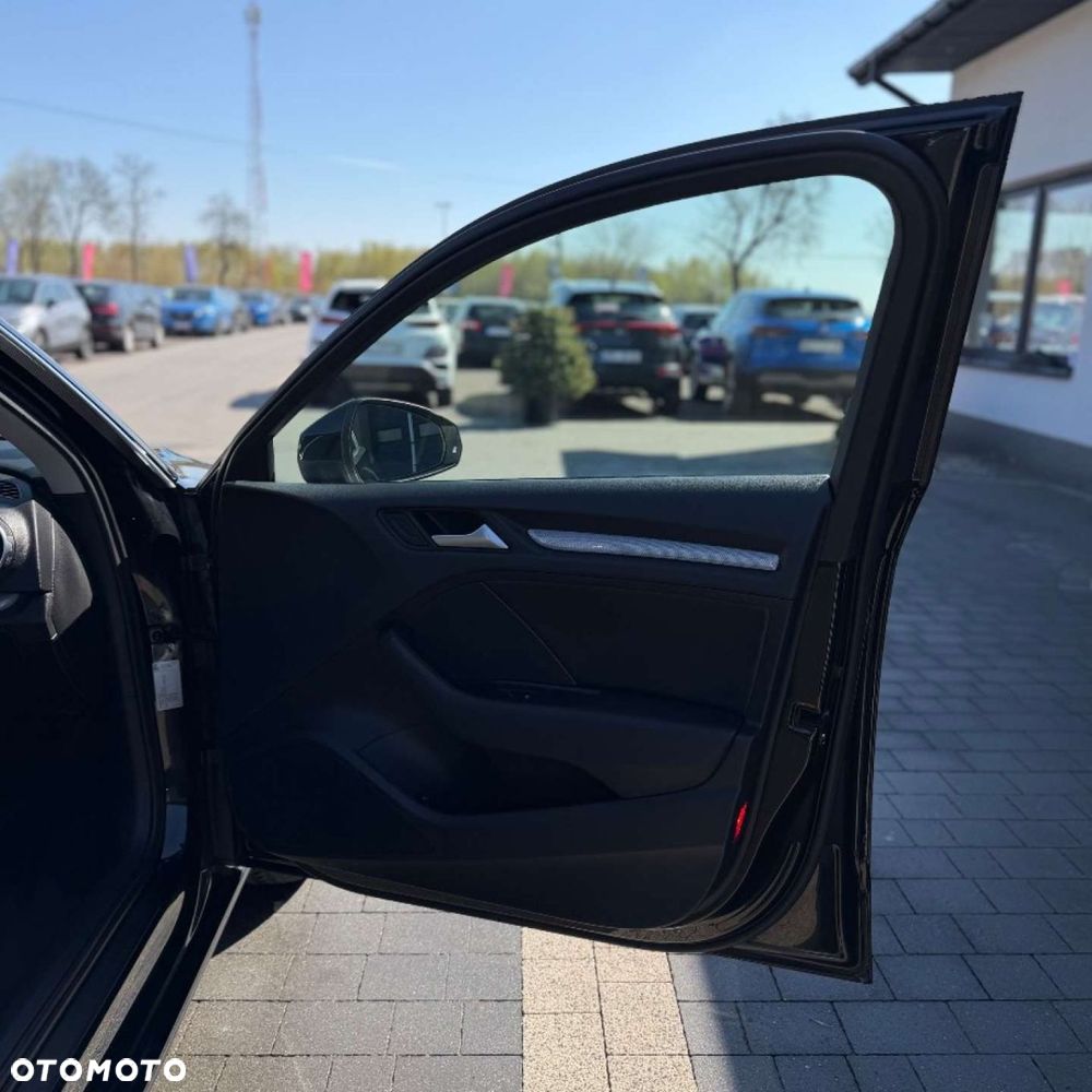 Audi A3 Sportback 2.0 TDI quattro Ambiente - 37