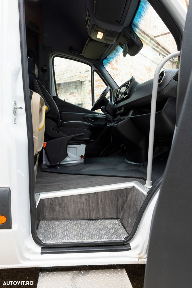 Mercedes-Benz SPRINTER - 4