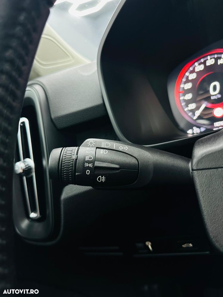 Volvo XC 40 D3 Momentum Pro - 28