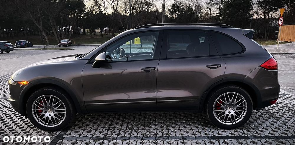 Porsche Cayenne Turbo - 8