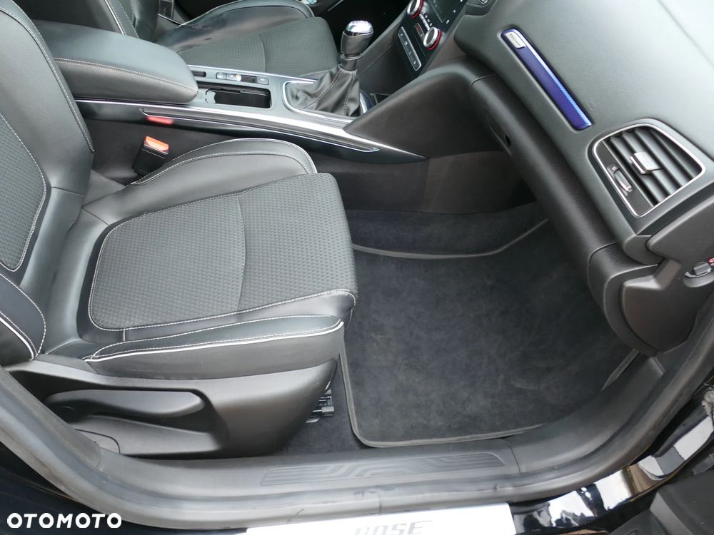 Renault Megane 1.2 Energy TCe Bose - 4