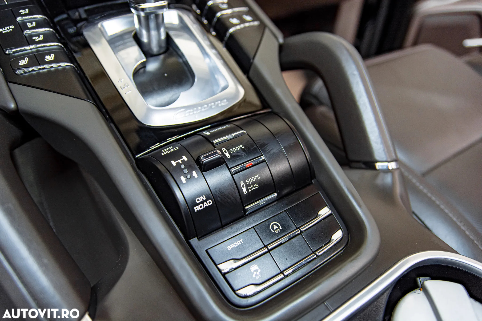 Porsche Cayenne 3.0 L - 22