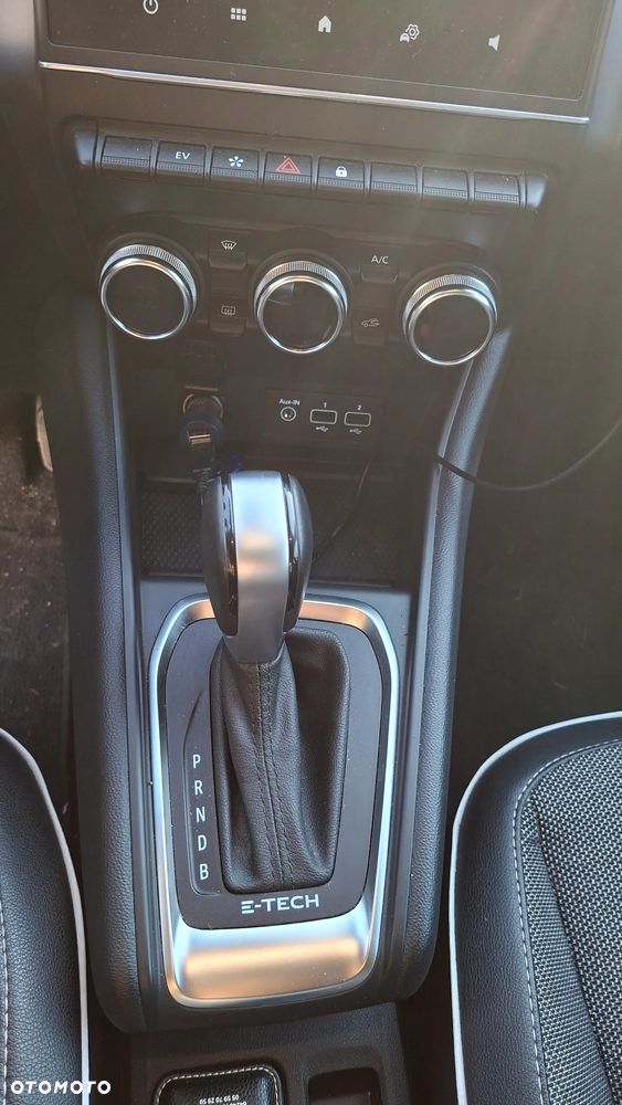 Renault Captur E-TECH Full 145 TECHNO FAST TRACK - 14