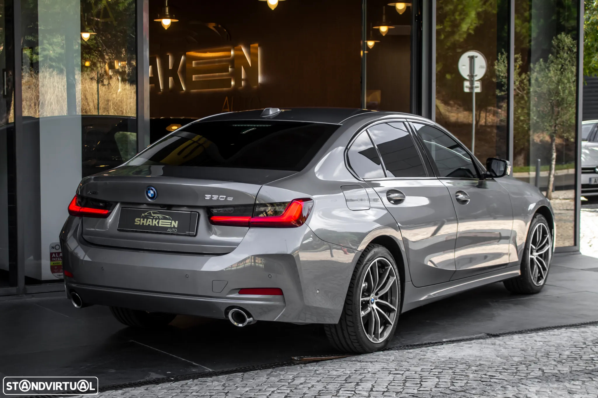 BMW 330 e xDrive Aut. Luxury Line - 4