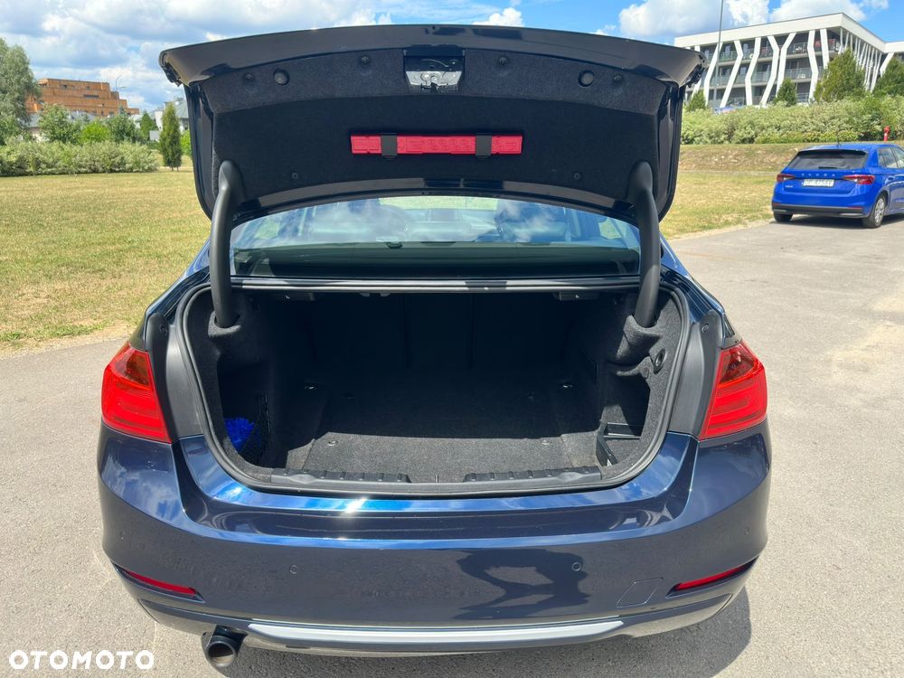 BMW Seria 3 320d Luxury Line - 19
