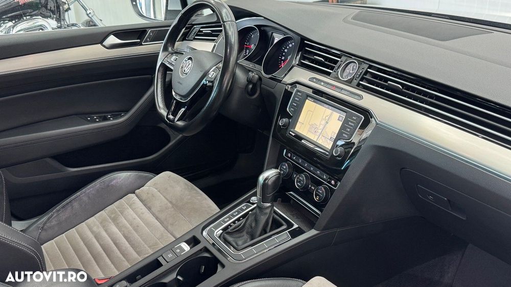 Volkswagen Passat 2.0 TDI DSG Highline - 19