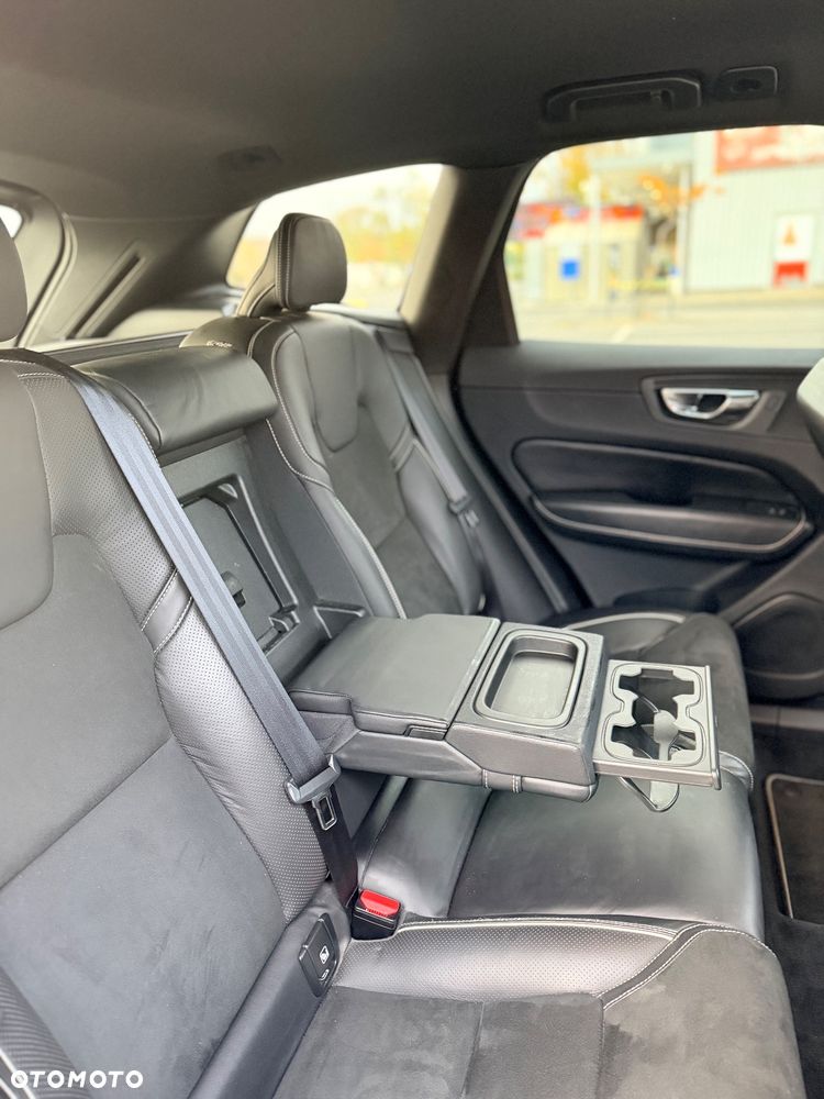 Volvo XC 60 D3 R-Design - 29