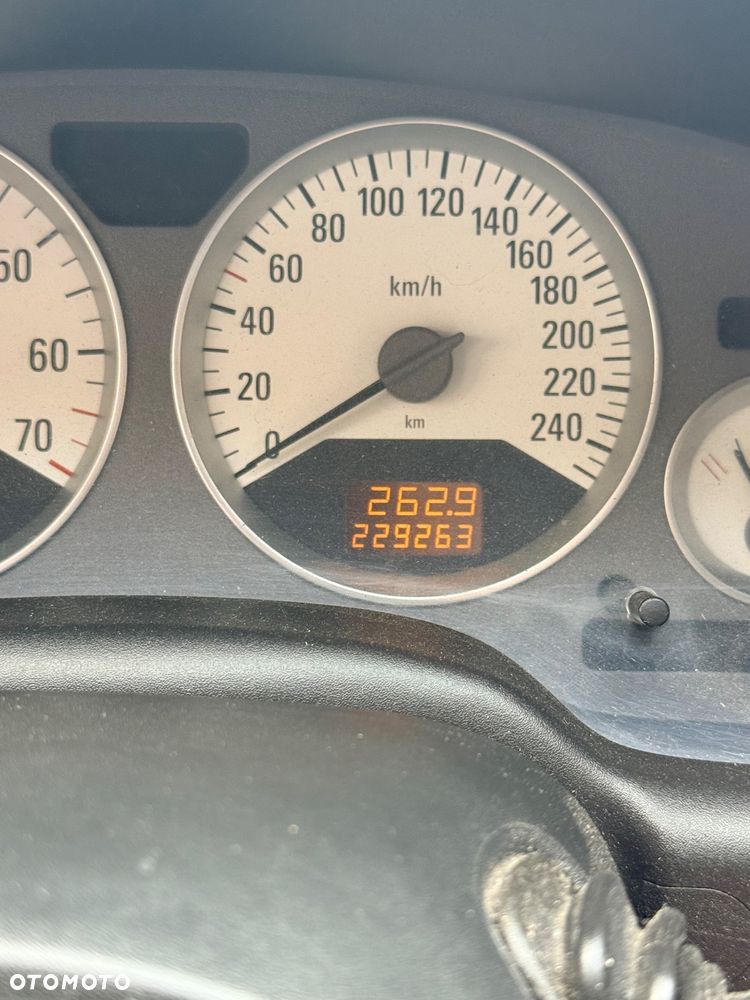 Opel Astra 2.2 Bertone - 8