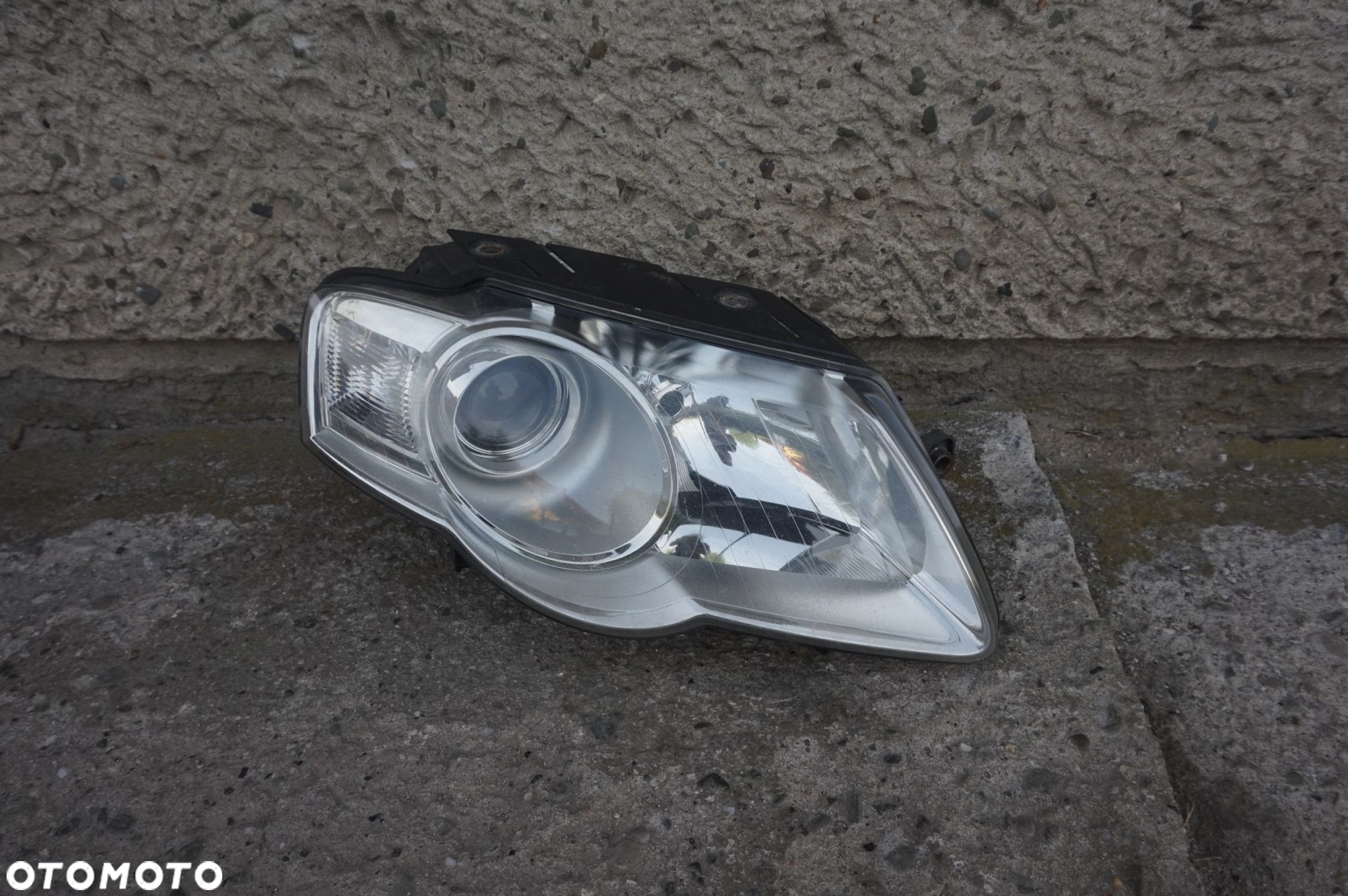 LAMPA PRZEDNIA PRAWA VW PASSAT B6 - 3