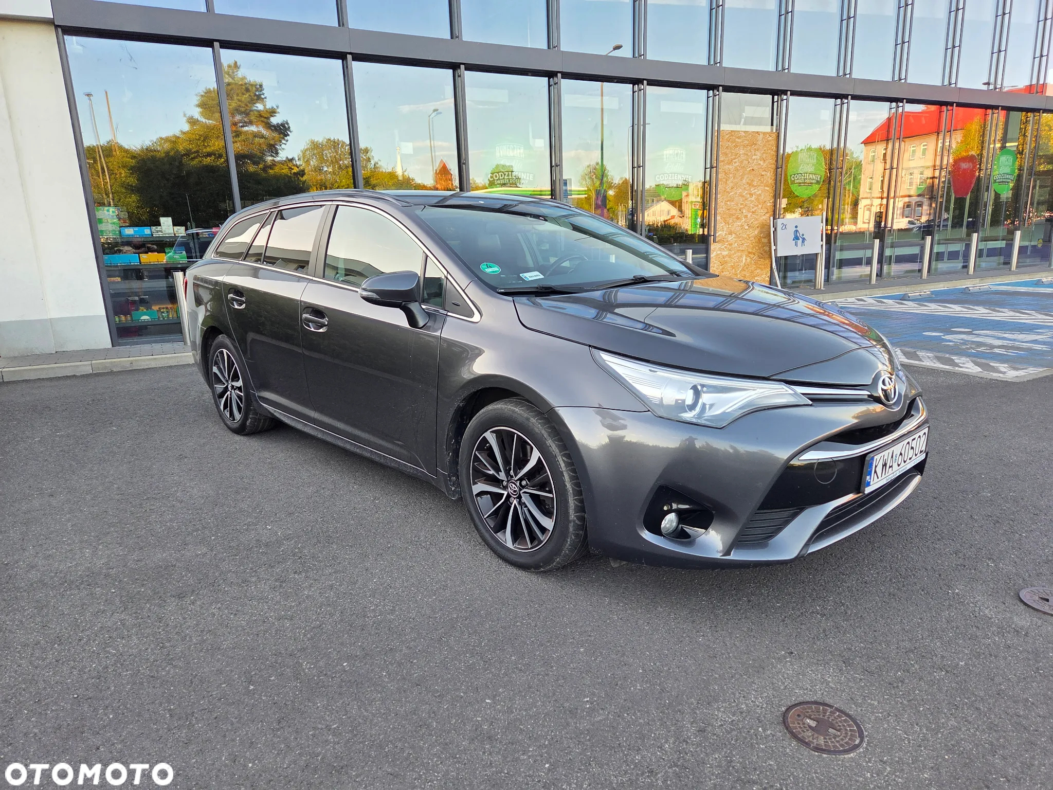 Toyota Avensis 2.0 D-4D Premium - 3