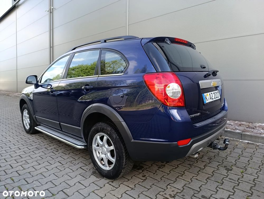 Chevrolet Captiva 2.4 LS 5os - 26