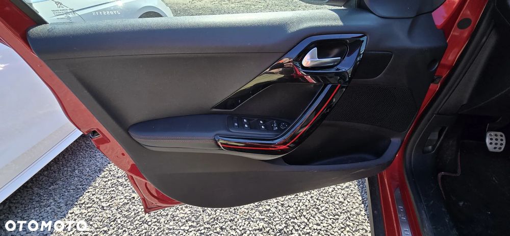 Peugeot 2008 PureTech 110 Stop&Start GT-Line Edition - 19