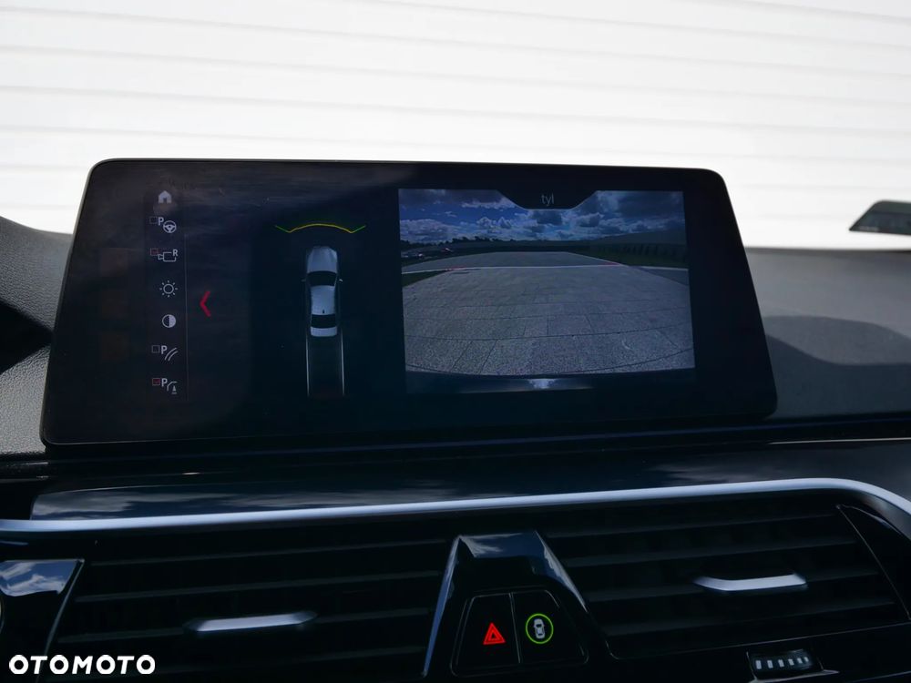 BMW Seria 5 530i xDrive M Sport sport - 22