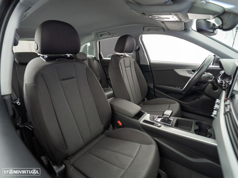 Audi A4 Avant 30 TDI S tronic - 40