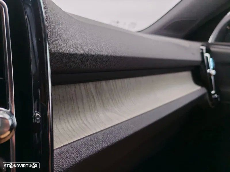 Volvo XC 40 2.0 D3 Inscription Geartronic — fotografia 17