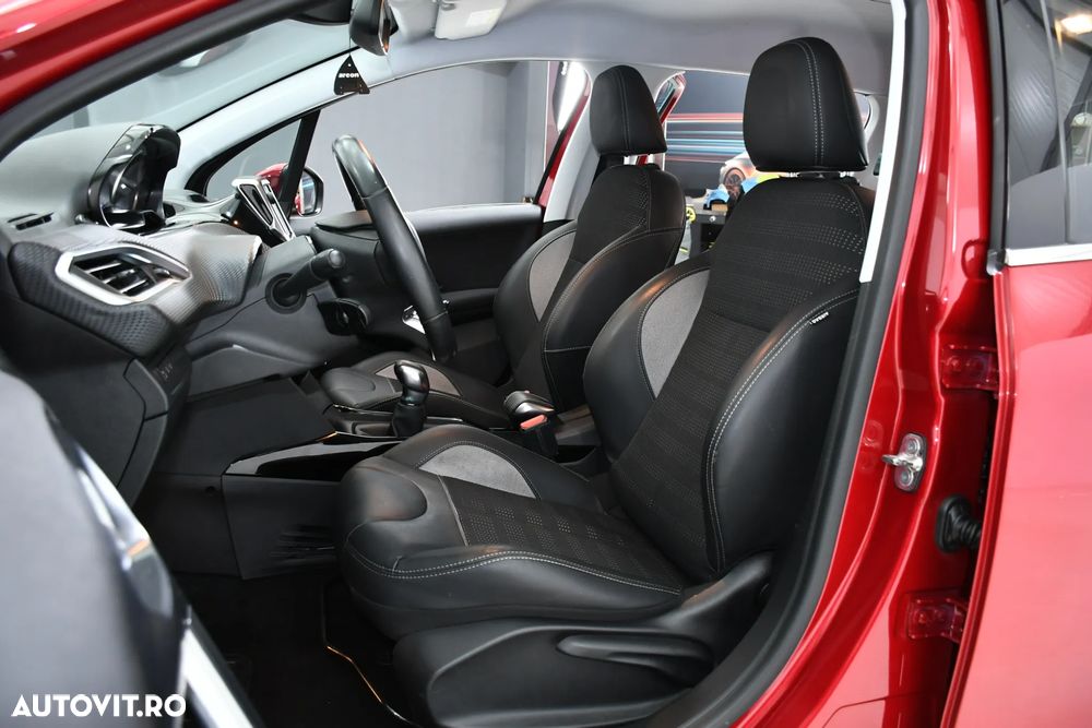 Peugeot 2008 1.2 L PureTech Turbo S&S Allure - 14
