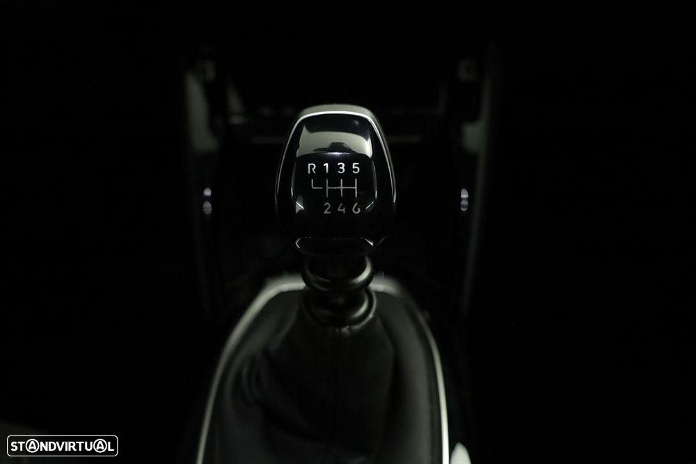 Peugeot 2008 1.2 PureTech Allure - 13