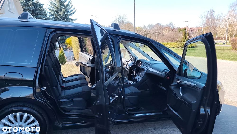 Ford Galaxy 2.0 TDCi Ghia - 24