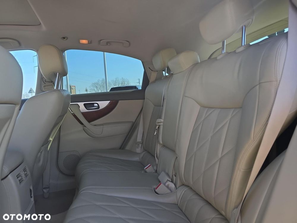 Infiniti QX70 3.7 S EU6 - 23