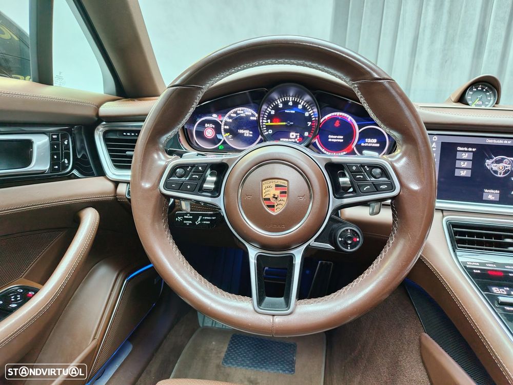 Porsche Panamera 4 E-Hybrid Executive - 16