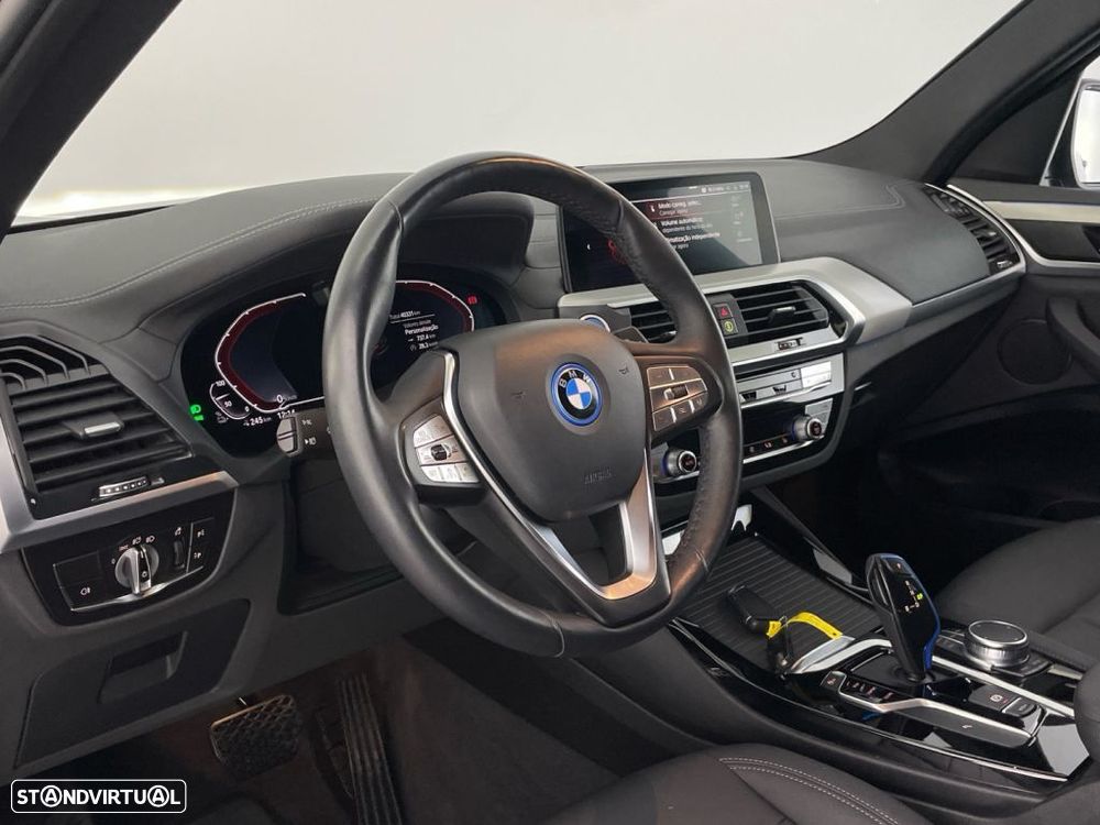 BMW iX3 Inspiring - 17