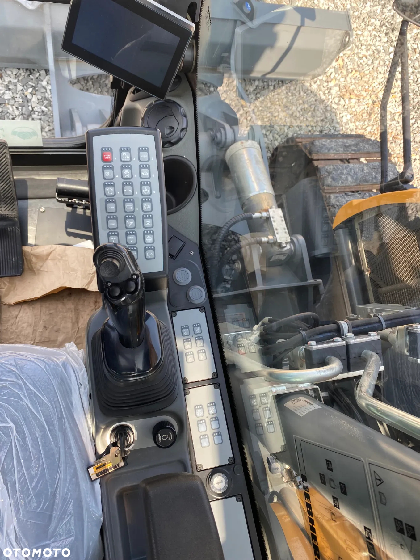 Liebherr R 914 Compact - 13