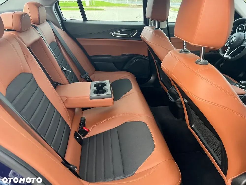 Alfa Romeo Giulia 2.2 D Turbo - 9