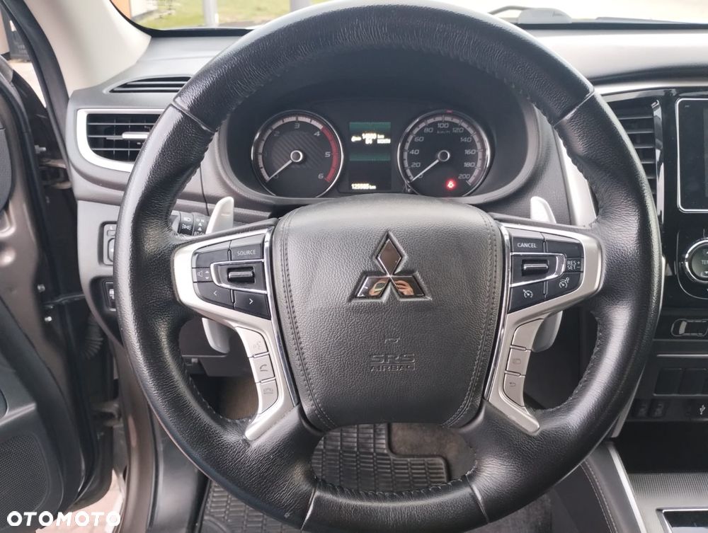 Mitsubishi L200 - 18