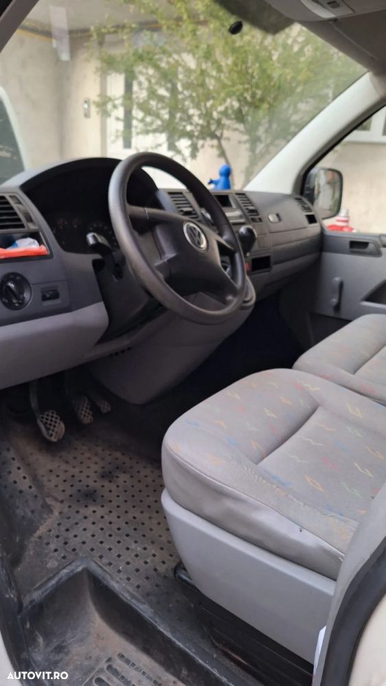 Volkswagen Transporter Caravelle Comfortline Scurt - 11