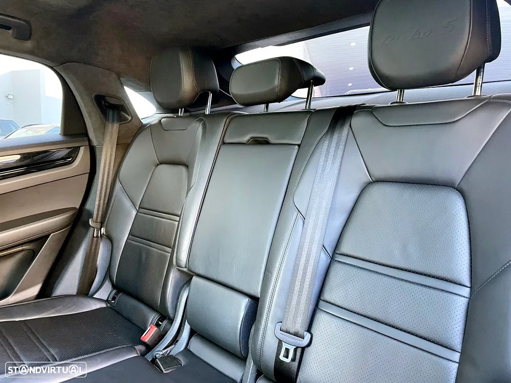 Porsche Cayenne Coupé Turbo S E-Hybrid Tiptronic S - 29